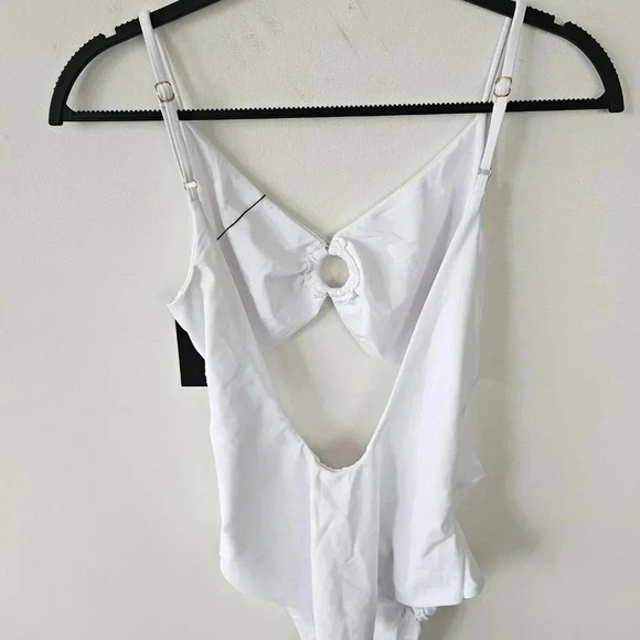 Fashion Nove Island Getaway One Piece Swimsuit - White/Gold 3X - Picture 6 of 9